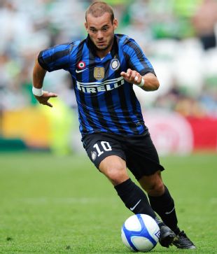 Wesley Sneijder hit out at Van Basten's criticisms.